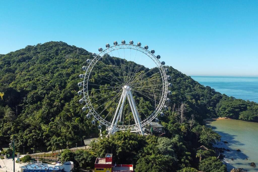 Ap Balneario Camboriu - Proximo Roda Gigante Bagian luar foto
